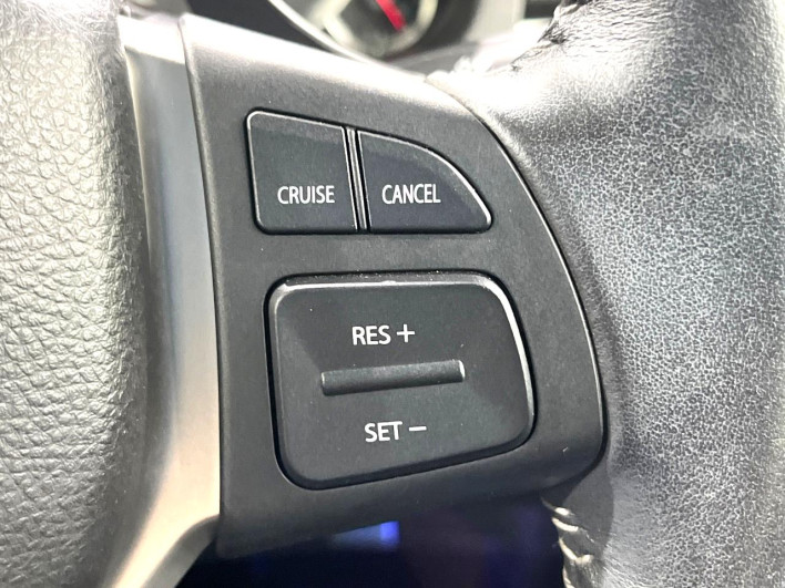 2013 Suzuki Swift DBA-ZD72S (UW-69f56be08b017)[29]