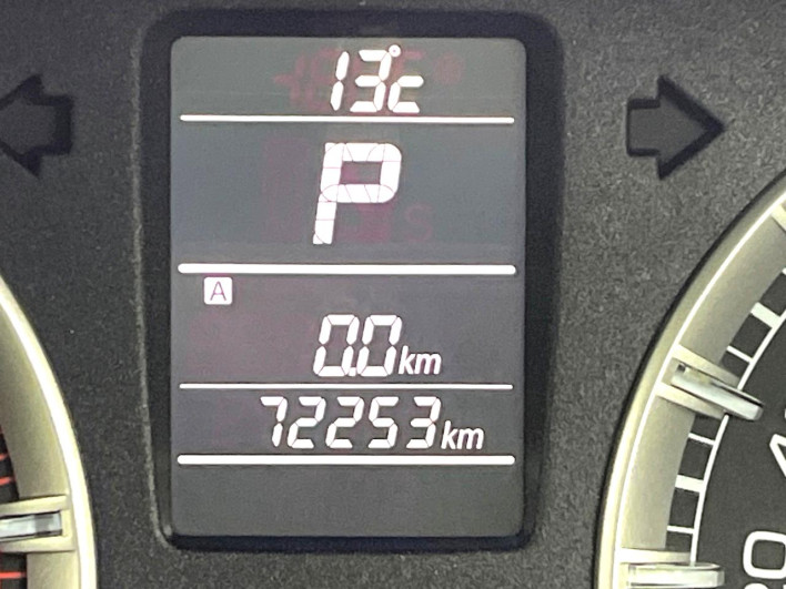 2013 Suzuki Swift DBA-ZD72S (UW-69f56be08b017)[2]