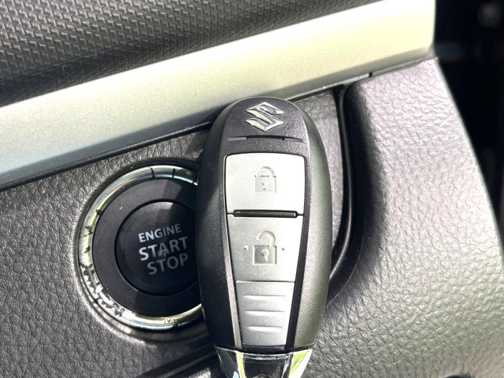 2013 Suzuki Swift DBA-ZD72S (UW-69f56be08b017)[24]