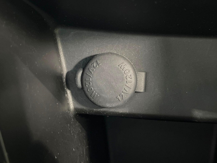 2013 Suzuki Swift DBA-ZD72S (UW-69f56be08b017)[20]