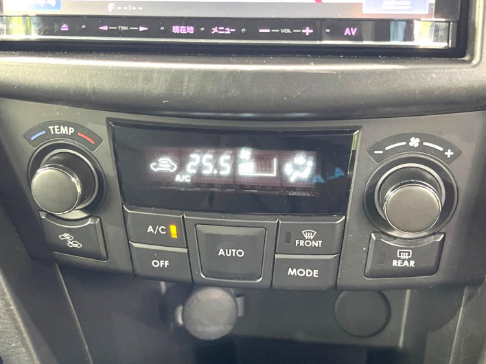 2013 Suzuki Swift DBA-ZD72S (UW-69f56be08b017)[19]