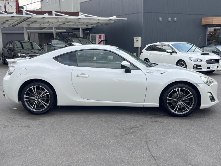 2013 Toyota 86 DBA-ZN6 (UW-69f56be1ccbad)[18]