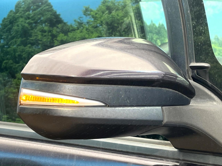 2014 Toyota Voxy DBA-ZRR80W (UW-69f56be5ceb35)[27]