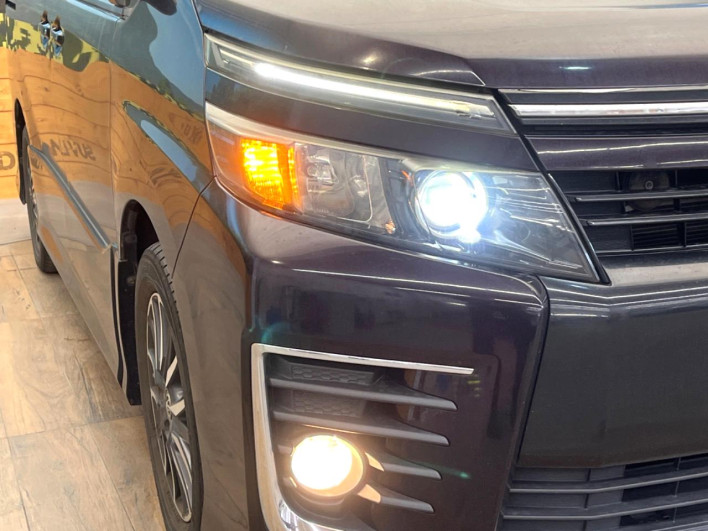 2014 Toyota Voxy DBA-ZRR80W (UW-69f56be5ceb35)[28]