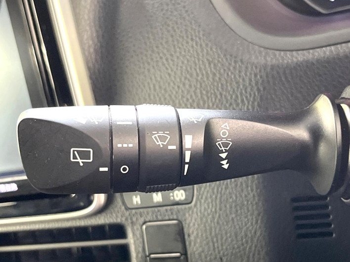 2017 Toyota Noah DBA-ZRR80W (UW-69f56be98dc56)[11]