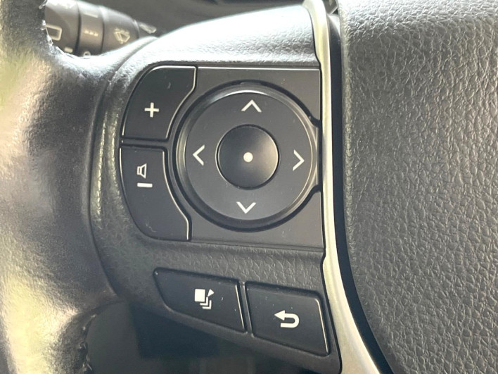 2017 Toyota Noah DBA-ZRR80W (UW-69f56be98dc56)[9]