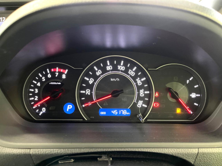 2017 Toyota Noah DBA-ZRR80W (UW-69f56be98dc56)[13]