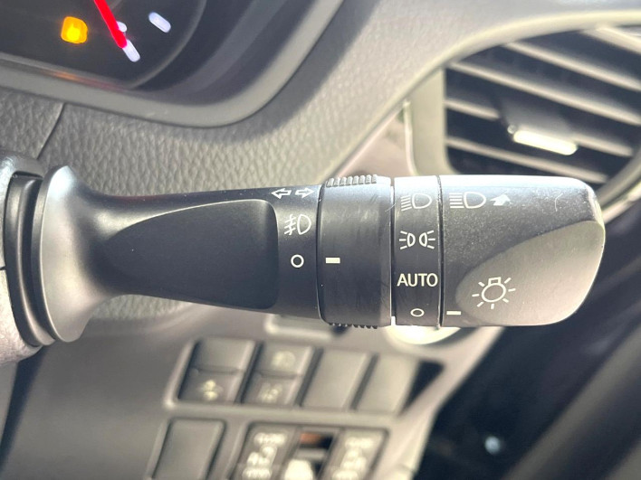 2017 Toyota Noah DBA-ZRR80W (UW-69f56be98dc56)[12]