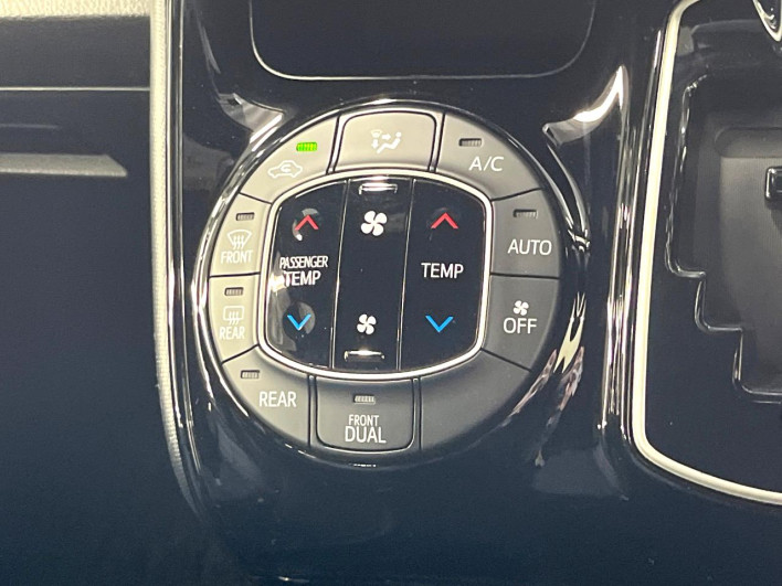 2017 Toyota Noah DBA-ZRR80W (UW-69f56be98dc56)[17]