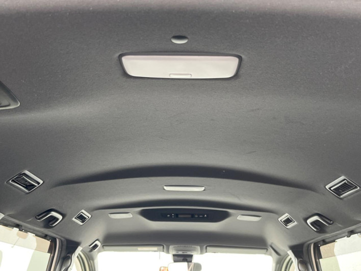 2018 Toyota Noah DBA-ZRR80W (UW-69f56bec14fbf)[26]