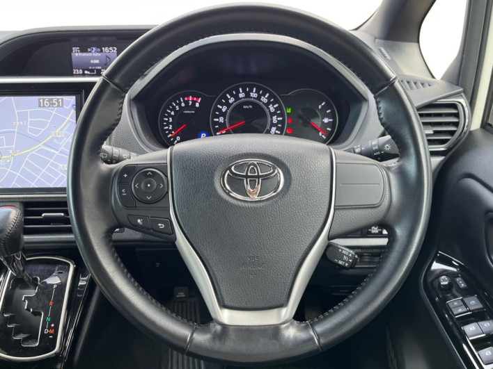 2018 Toyota Noah DBA-ZRR80W (UW-69f56bec14fbf)[11]