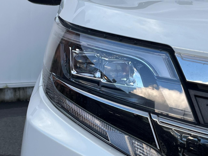2018 Toyota Noah DBA-ZRR80W (UW-69f56bec14fbf)[4]