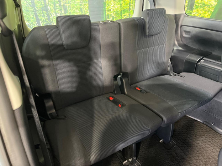 2018 Toyota Noah DBA-ZRR80G (UW-69f56becd85fb)[17]