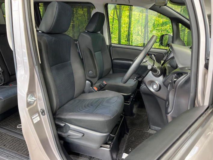 2018 Toyota Noah DBA-ZRR80G (UW-69f56becd85fb)[16]