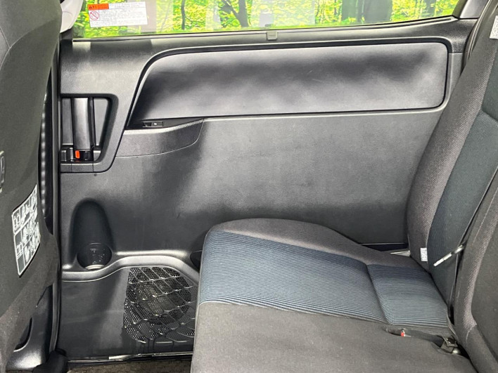 2018 Toyota Noah DBA-ZRR80G (UW-69f56becd85fb)[21]