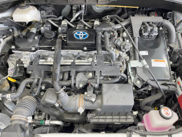 2022 Toyota Corolla Cross 6AA-ZVG11 (UW-69f56bf40a3d3)[14]