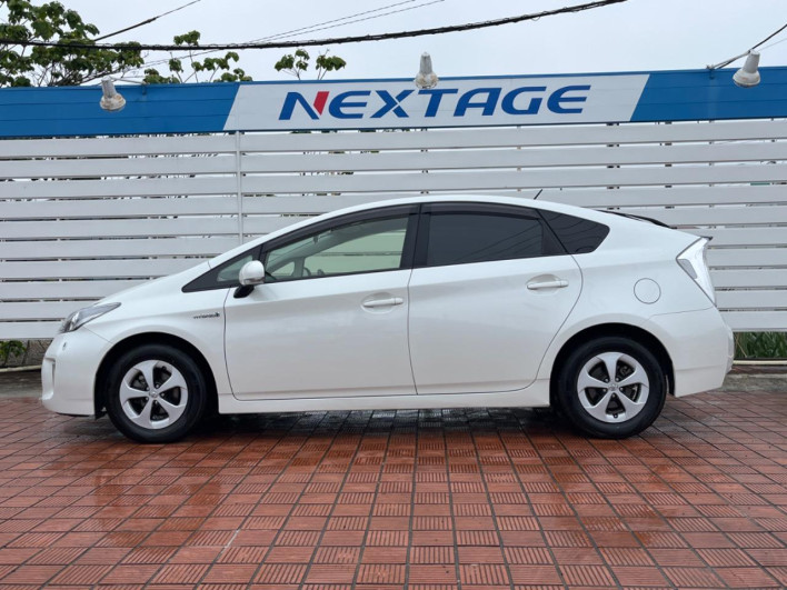 2015 Toyota Prius DAA-ZVW30 (UW-69f56bf904ad3)[25]