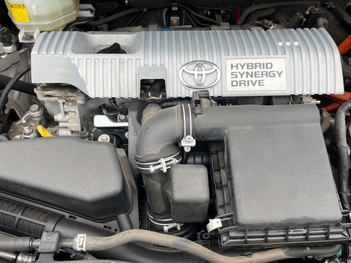 2015 Toyota Prius DAA-ZVW30 (UW-69f56bf904ad3)[11]