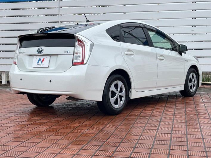 2015 Toyota Prius DAA-ZVW30 (UW-69f56bf904ad3)[22]
