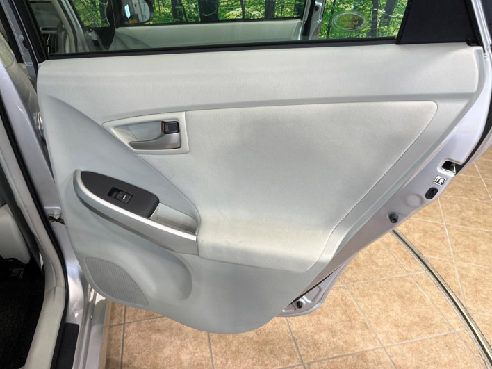 2013 Toyota Prius DAA-ZVW30 (UW-69f56bf9ebb8b)[11]
