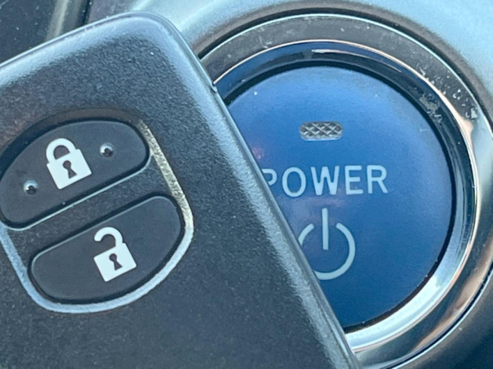 2014 Toyota Prius α DAA-ZVW41W (UW-69f56bfadda36)[20]
