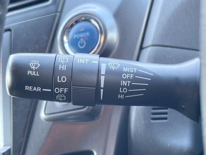 2014 Toyota Prius α DAA-ZVW41W (UW-69f56bfadda36)[27]