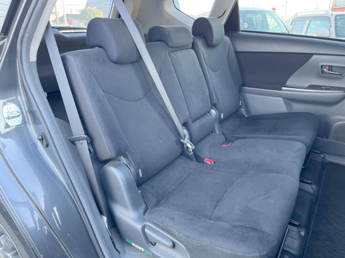 2014 Toyota Prius α DAA-ZVW41W (UW-69f56bfadda36)[11]
