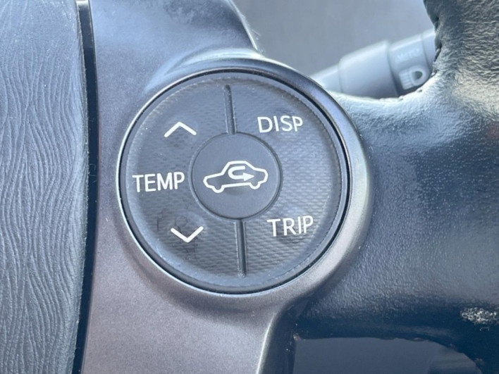 2014 Toyota Prius α DAA-ZVW41W (UW-69f56bfadda36)[26]