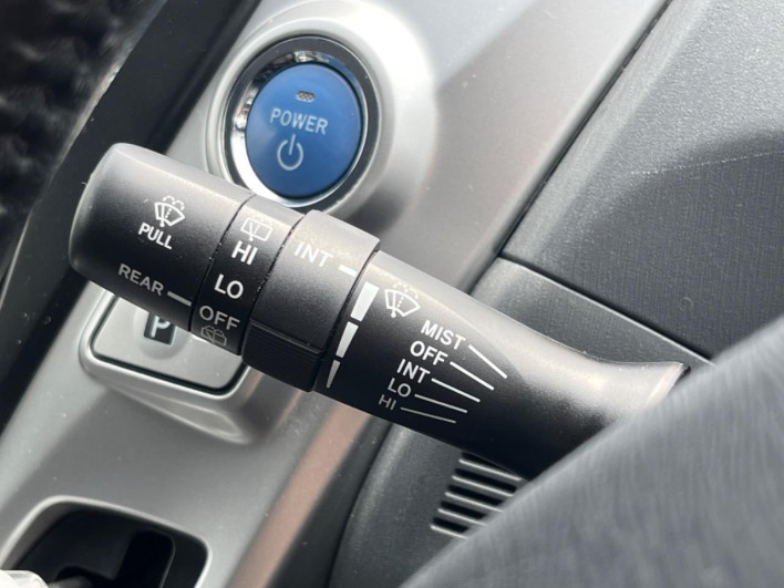 2011 Toyota Prius α DAA-ZVW41W (UW-69f56bfb2f888)[23]