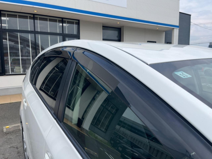 2011 Toyota Prius α DAA-ZVW41W (UW-69f56bfb2f888)[14]