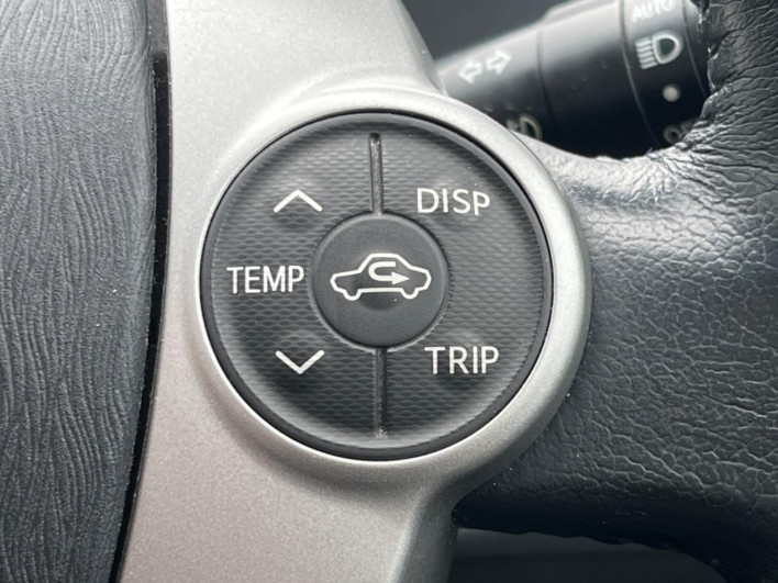 2011 Toyota Prius α DAA-ZVW41W (UW-69f56bfb2f888)[20]