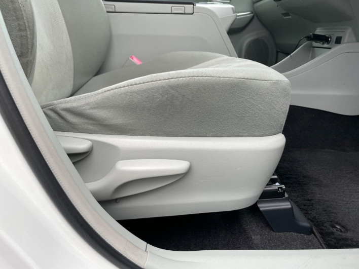 2011 Toyota Prius α DAA-ZVW41W (UW-69f56bfb71882)[23]