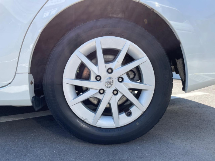2012 Toyota Prius α DAA-ZVW41W (UW-69f56bfb8950a)[7]