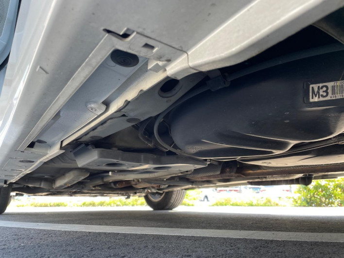 2012 Toyota Prius α DAA-ZVW41W (UW-69f56bfb8950a)[21]