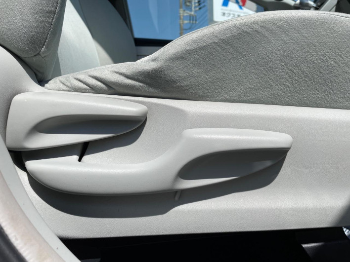 2012 Toyota Prius α DAA-ZVW41W (UW-69f56bfb8950a)[11]