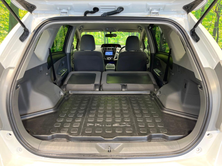 2013 Toyota Prius α DAA-ZVW41W (UW-69f56bfbec20b)[28]
