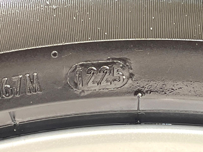 2013 Toyota Prius α DAA-ZVW41W (UW-69f56bfbec20b)[17]