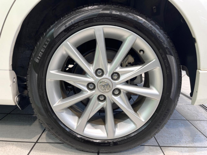 2013 Toyota Prius α DAA-ZVW41W (UW-69f56bfbec20b)[20]