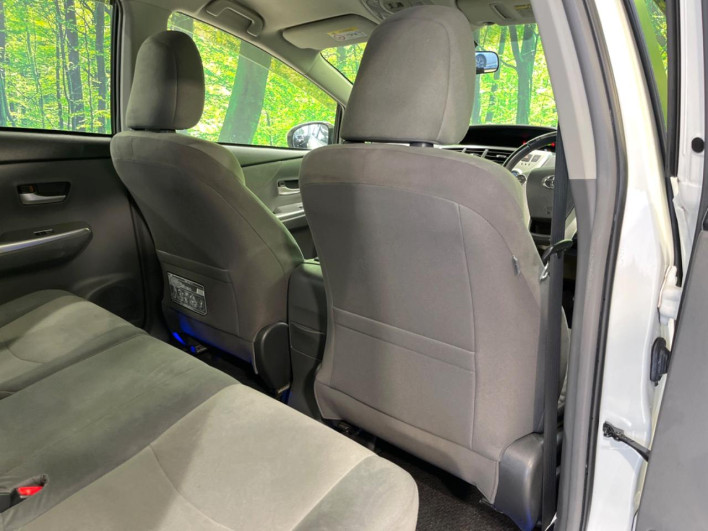 2013 Toyota Prius α DAA-ZVW41W (UW-69f56bfbec20b)[29]