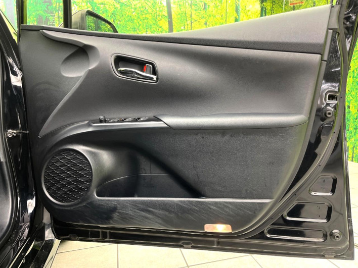 2016 Toyota Prius DAA-ZVW50 (UW-69f56bfd25807)[6]
