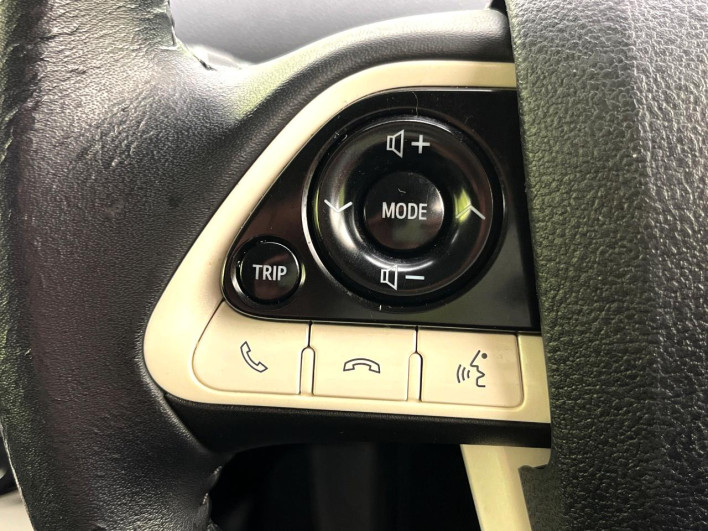 2016 Toyota Prius DAA-ZVW50 (UW-69f56bfd25807)[15]