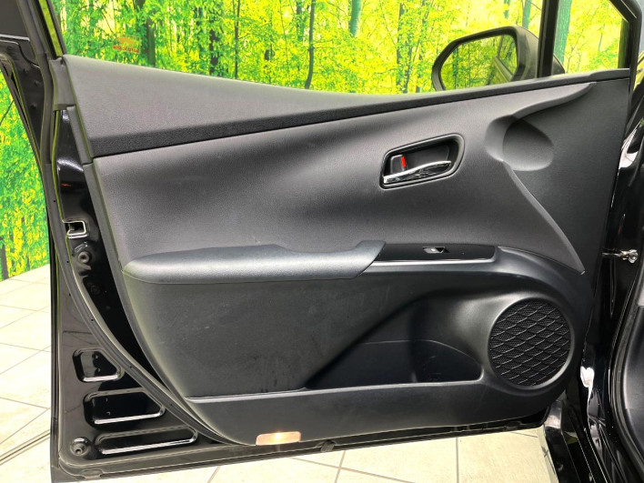2016 Toyota Prius DAA-ZVW50 (UW-69f56bfd25807)[5]