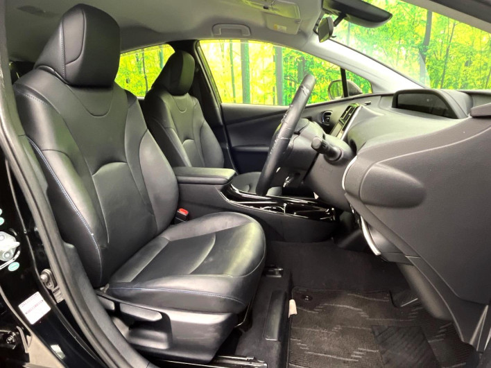 2016 Toyota Prius DAA-ZVW50 (UW-69f56bfd25807)[26]