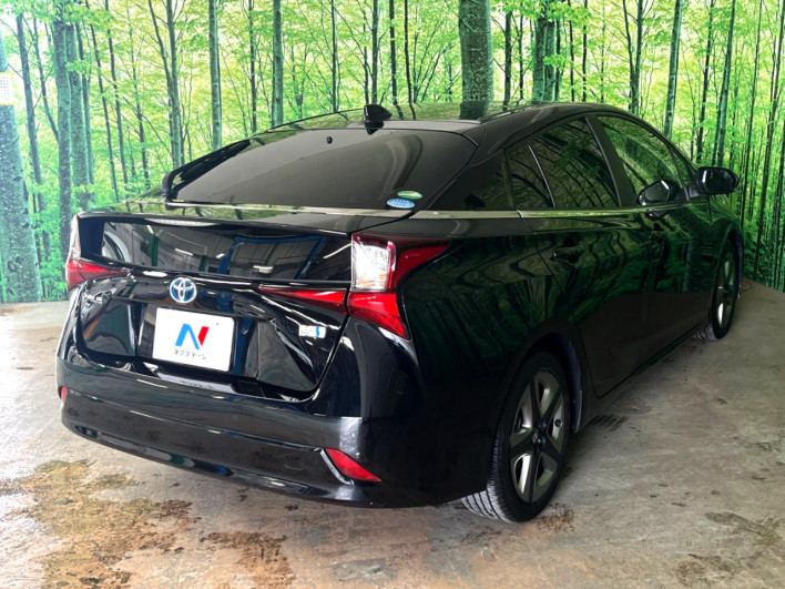 2020 Toyota Prius 6AA-ZVW51 (UW-69f56c0033d81)[24]