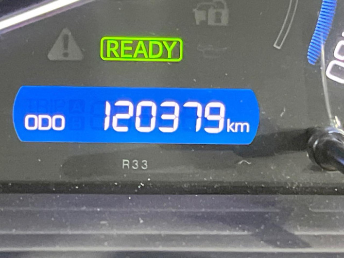 2015 Toyota Voxy DAA-ZWR80G (UW-69f56c0587219)[2]