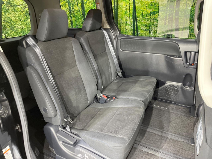 2015 Toyota Voxy DAA-ZWR80G (UW-69f56c0587219)[27]
