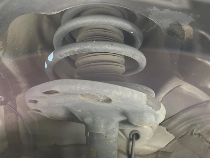2015 Toyota Voxy DAA-ZWR80G (UW-69f56c0587219)[24]