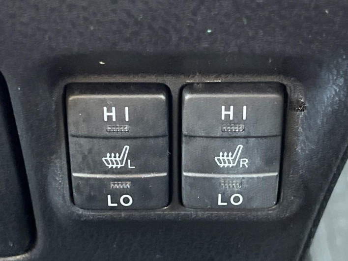 2020 Toyota Voxy 6AA-ZWR80W (UW-69f56c07c9695)[29]
