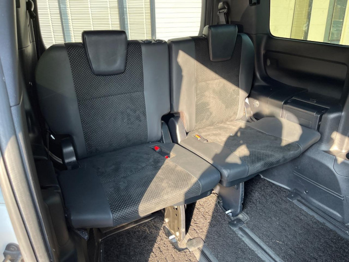 2020 Toyota Voxy 6AA-ZWR80W (UW-69f56c07c9695)[20]
