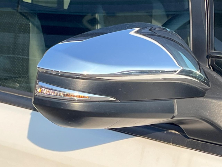 2020 Toyota Voxy 6AA-ZWR80W (UW-69f56c07c9695)[16]